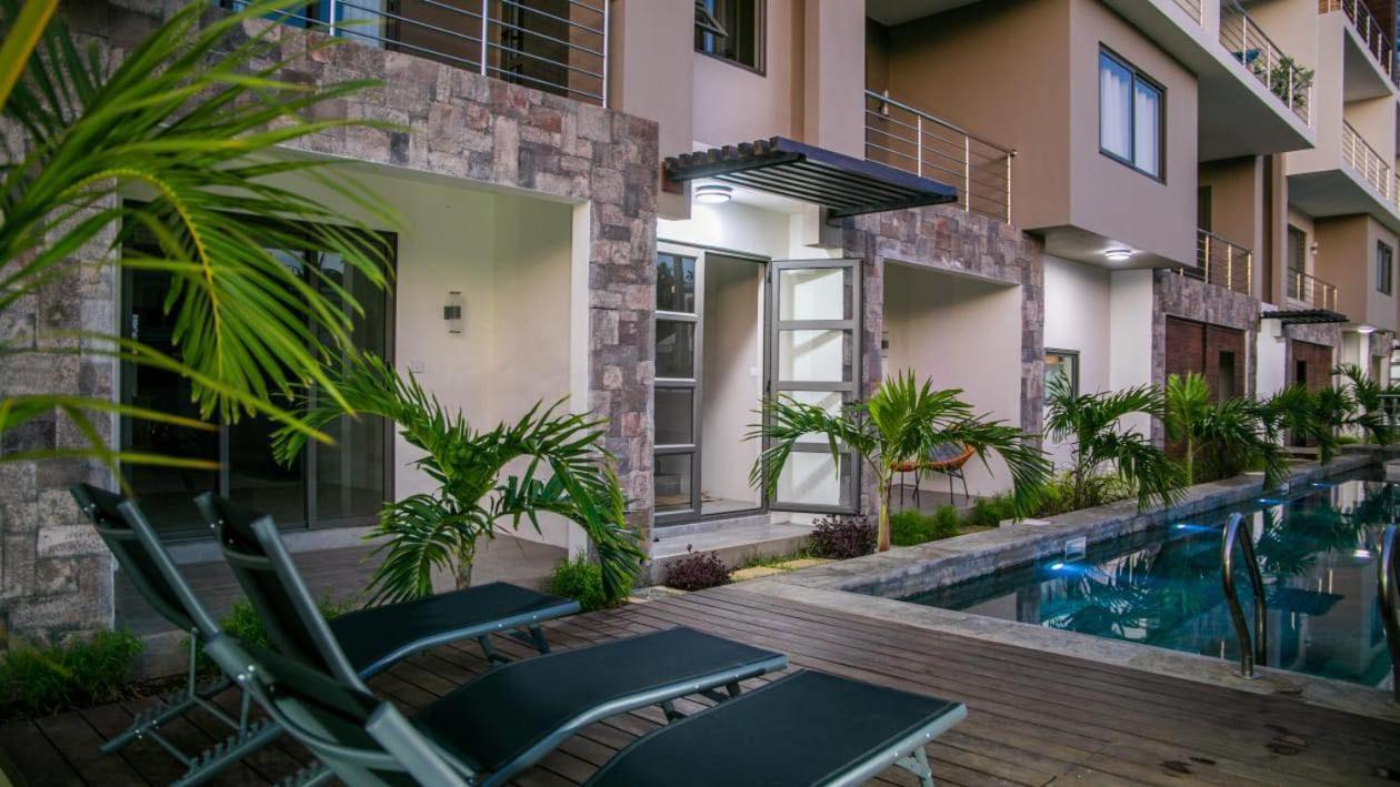Entire Luxury 3 Bedroom Condo For Rent - Flic-En-Flac - Close To Beach Flic en Flac Exterior foto