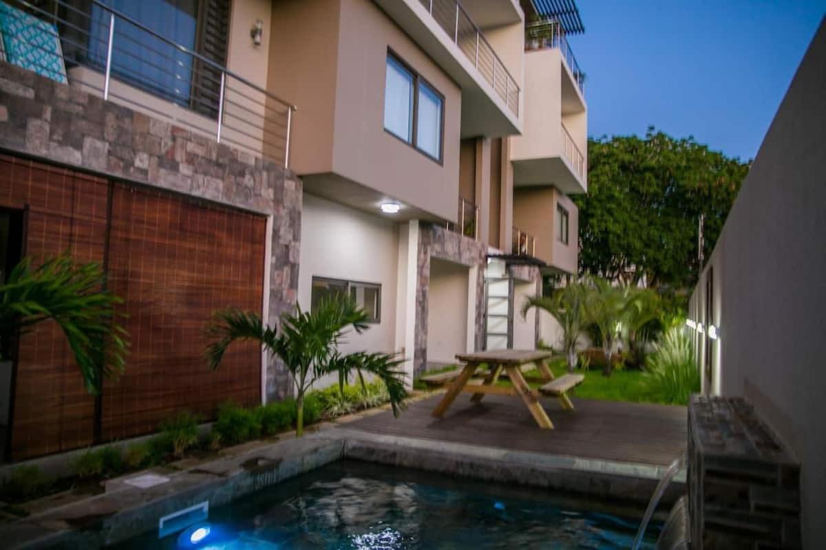 Entire Luxury 3 Bedroom Condo For Rent - Flic-En-Flac - Close To Beach Flic en Flac Exterior foto