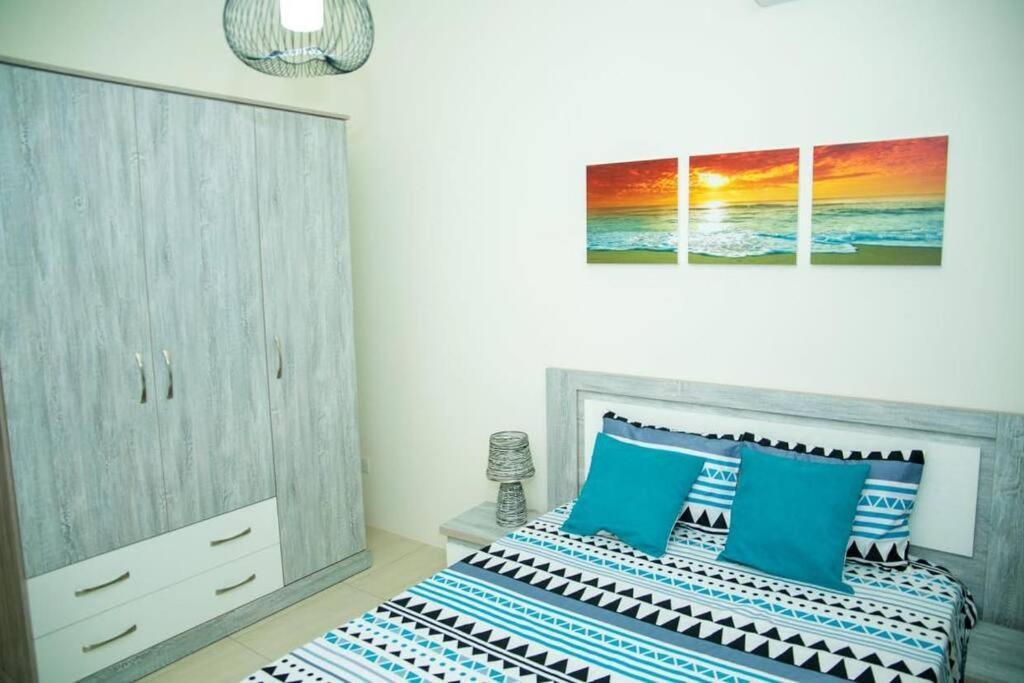 Entire Luxury 3 Bedroom Condo For Rent - Flic-En-Flac - Close To Beach Flic en Flac Exterior foto