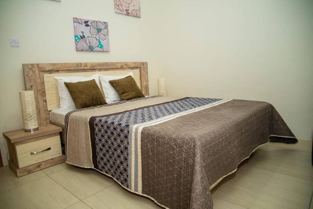 Entire Luxury 3 Bedroom Condo For Rent - Flic-En-Flac - Close To Beach Flic en Flac Exterior foto