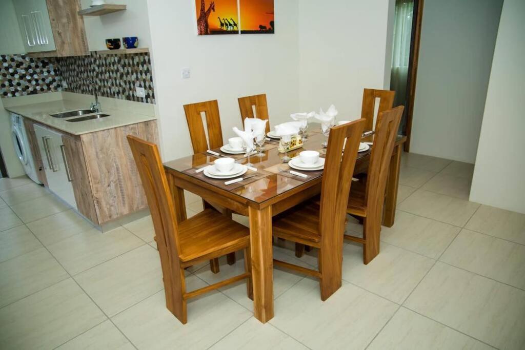 Entire Luxury 3 Bedroom Condo For Rent - Flic-En-Flac - Close To Beach Flic en Flac Exterior foto