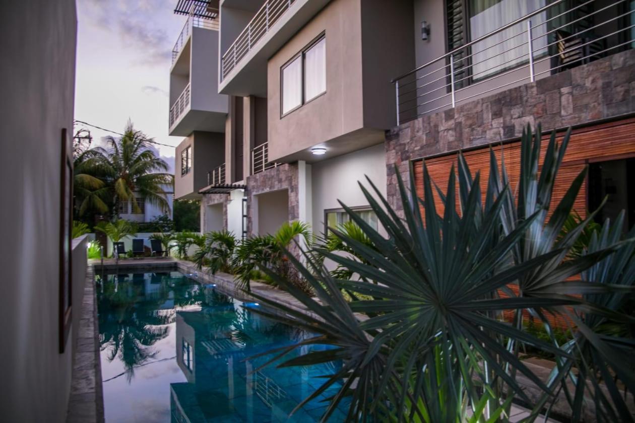 Entire Luxury 3 Bedroom Condo For Rent - Flic-En-Flac - Close To Beach Flic en Flac Exterior foto
