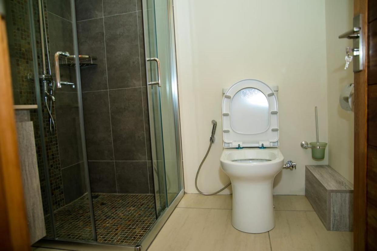 Entire Luxury 3 Bedroom Condo For Rent - Flic-En-Flac - Close To Beach Flic en Flac Exterior foto